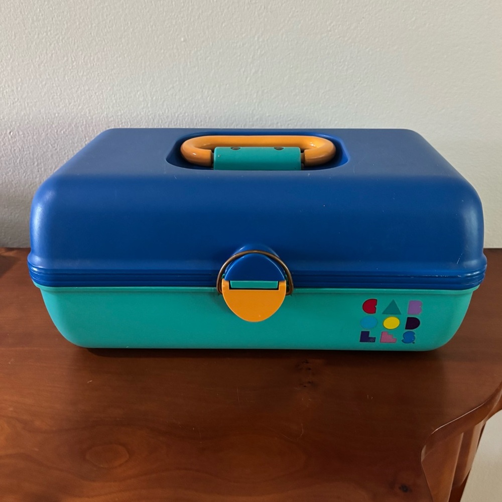 Vintage Caboodles organizer box